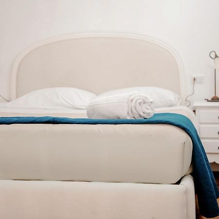 Napulitandream Duomo Hotel Napoli Bagian luar foto